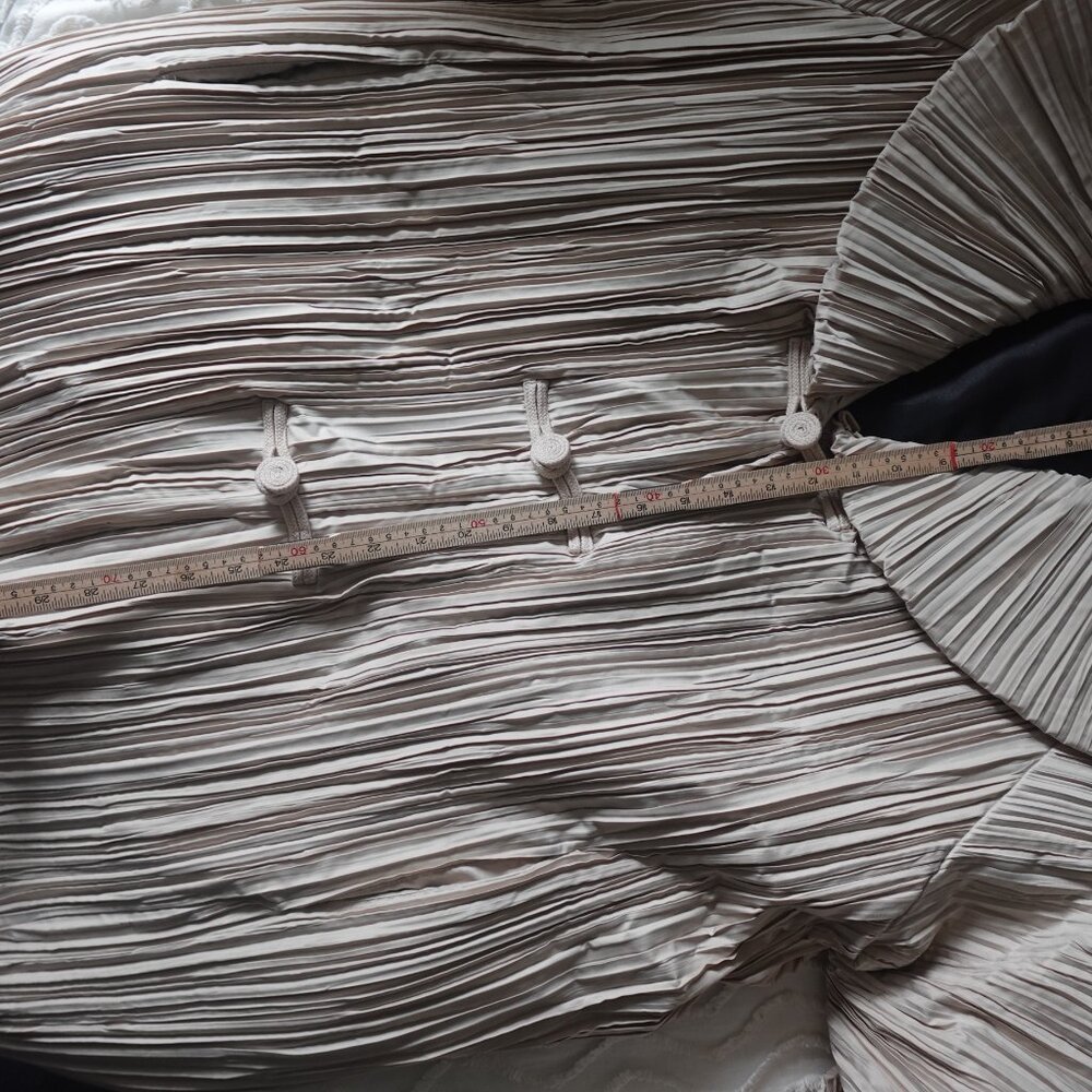 Daniel Lipszyc Paris Pleated Coat Made in France - Picture 9 of 15